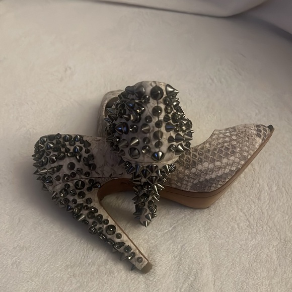 Brand new with box. Never worn Sam Edelman Lorissa peep toe heels. - Picture 4 of 5